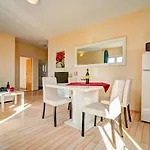 Melandura By Interhome * Dinjiška