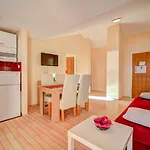 Melandura By Interhome * Dinjiška