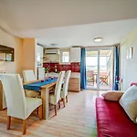 Melandura By Interhome Vakantiehuis Dinjiška