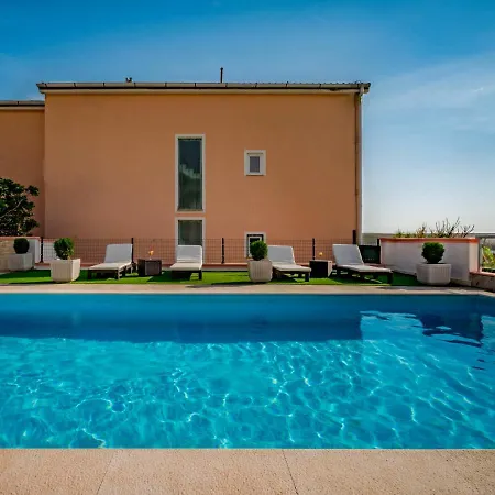 Melandura By Interhome *