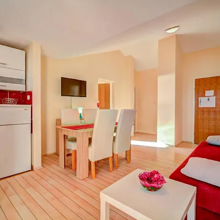 Melandura By Interhome * Dinjiška
