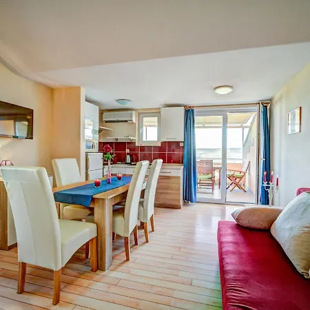 Melandura By Interhome Casa de Férias Dinjiška