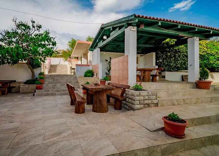 Melandura By Interhome Dinjiska